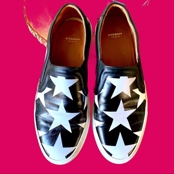 Givenchy Low Two-Tone Star Skate Sneakers - Picture 2 of 5